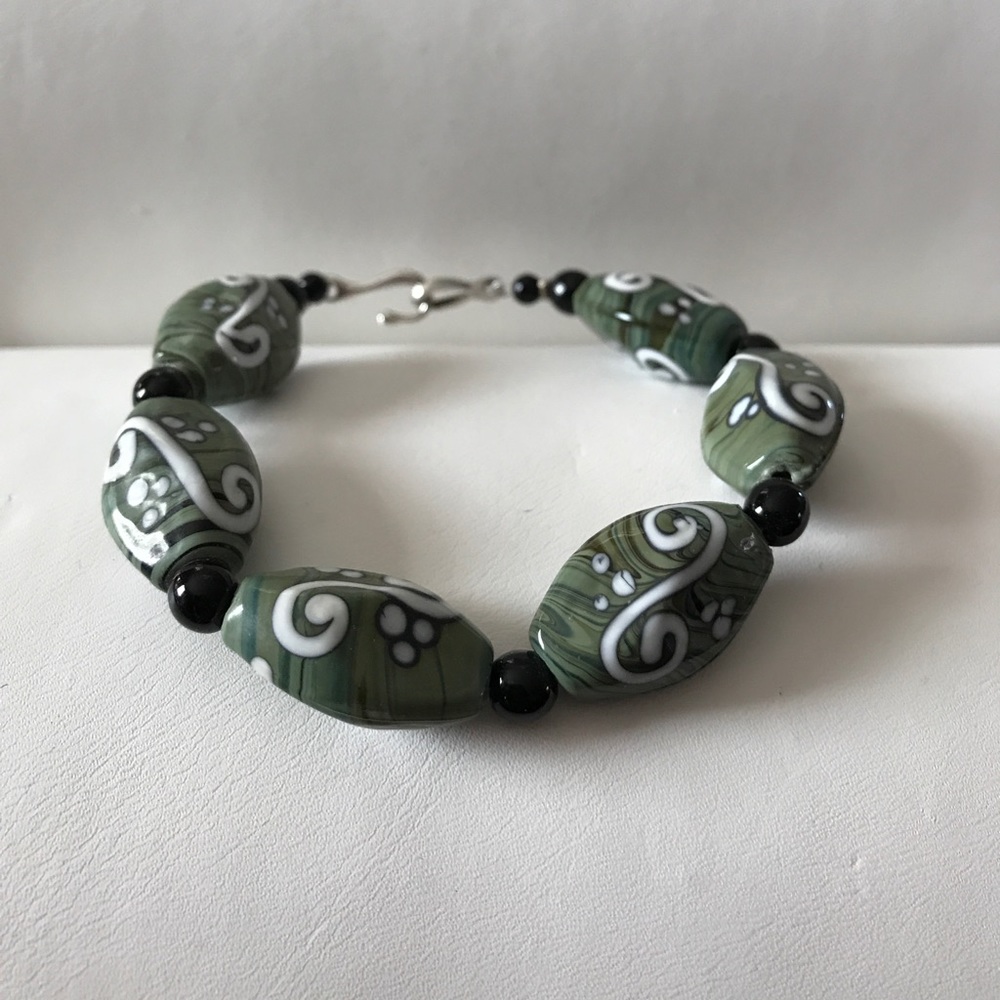 Handmade glass beads bracelet